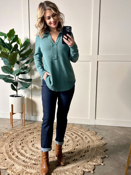 High Waisted Judy Blue Straight Leg Mom Jeans In Dark Wash*