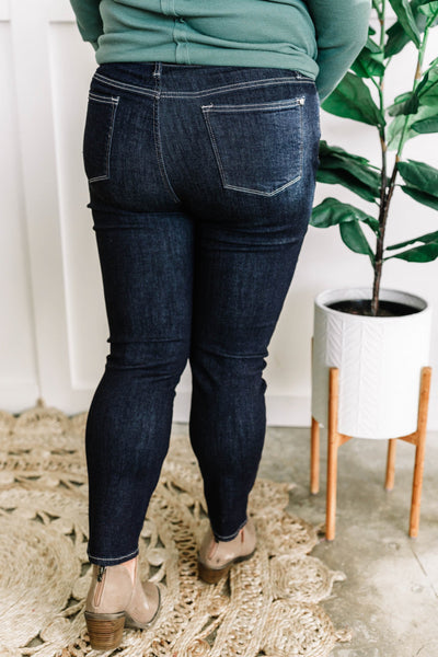 High Waisted Judy Blue Straight Leg Mom Jeans In Dark Wash*