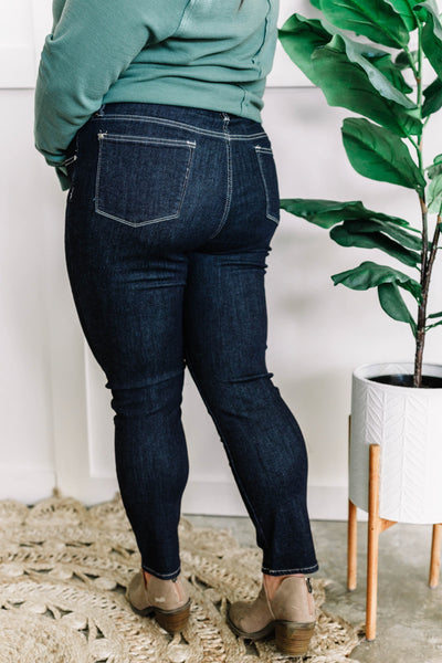 High Waisted Judy Blue Straight Leg Mom Jeans In Dark Wash*