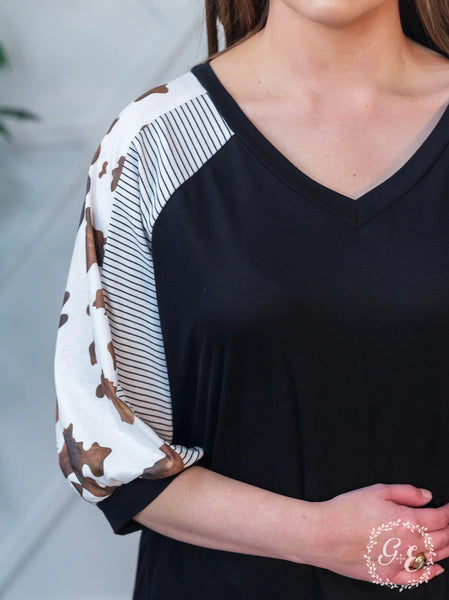 OPEN FIELDS COWPRINT STRIPED BLACK V-NECK RAGLAN