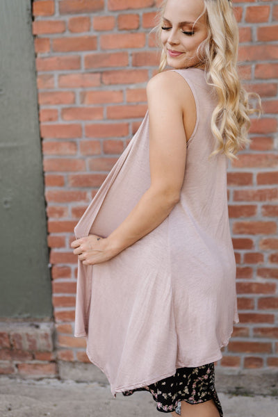*Life Of The Party Sleeveless Cardigan In Shimmering Mauve