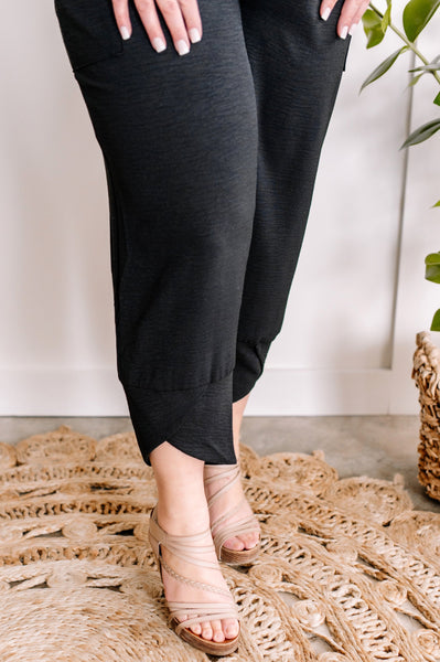 Cropped Tulip Hem Dressy Cargo Pants In Jet Black