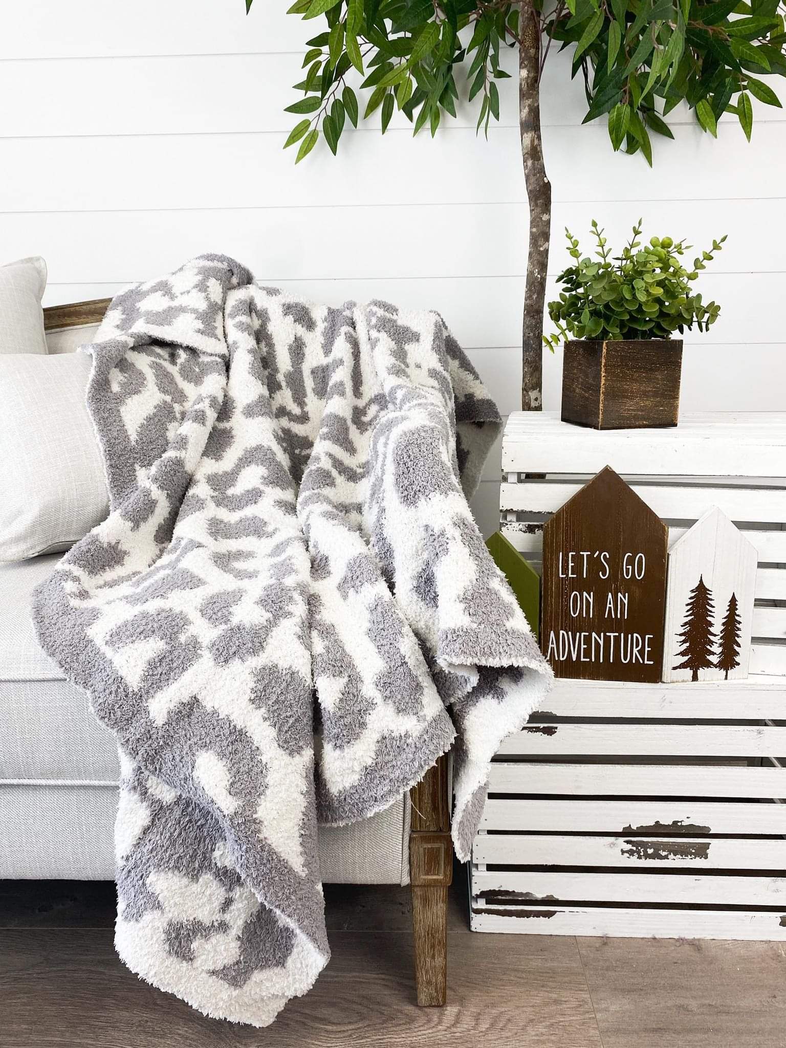 IN STOCK Plush and Fuzzy Blanket - Large Grey Leopard
